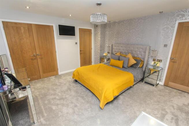 BEDROOM 1 MAIN.jpg