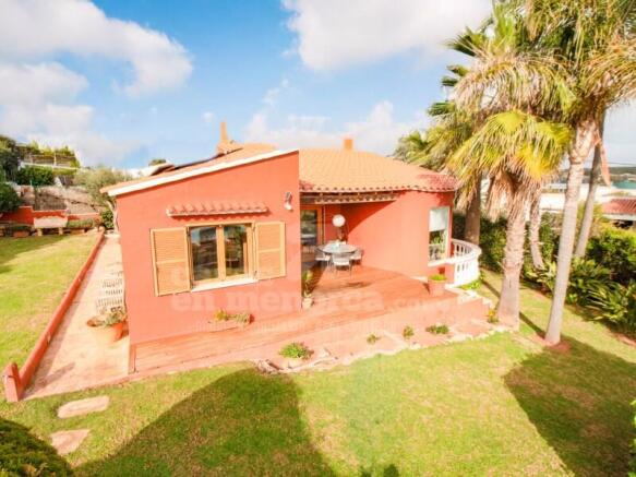 Villa near the sea in Punta Prima