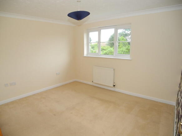 Master Bedroom2