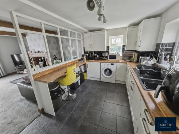 2 bed Semi-Detached for sale Image 6