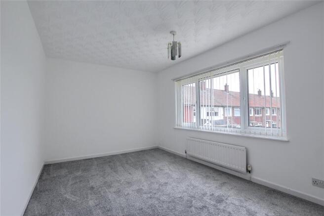 2 bed Terraced to rent Image 5