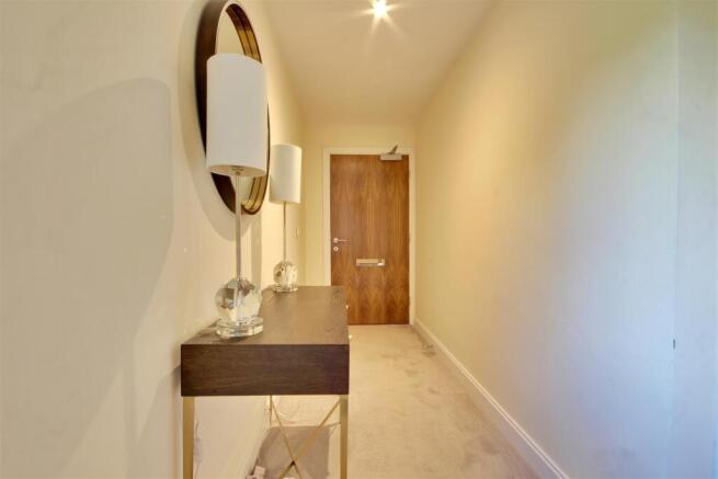 2 bed Flat for sale Image 11