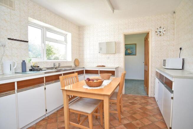 3 bed Semi-Detached for sale Image 5
