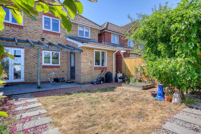 Abbott Close, Bournemouth photo 4