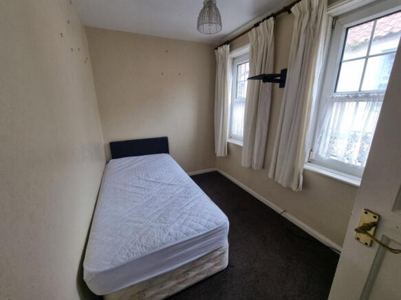 3 bed End of Terrace to rent Image 9