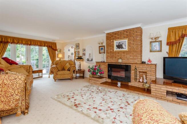 8387098-interior20.jpg