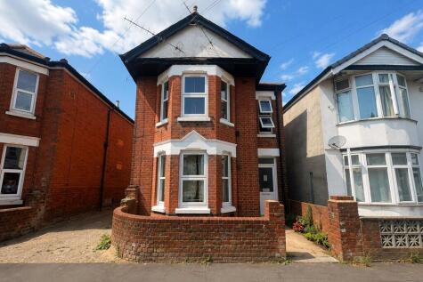 Newcombe Road, Polygon, Southampton, Hampshire, SO15