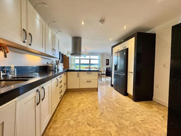 L - kitchen