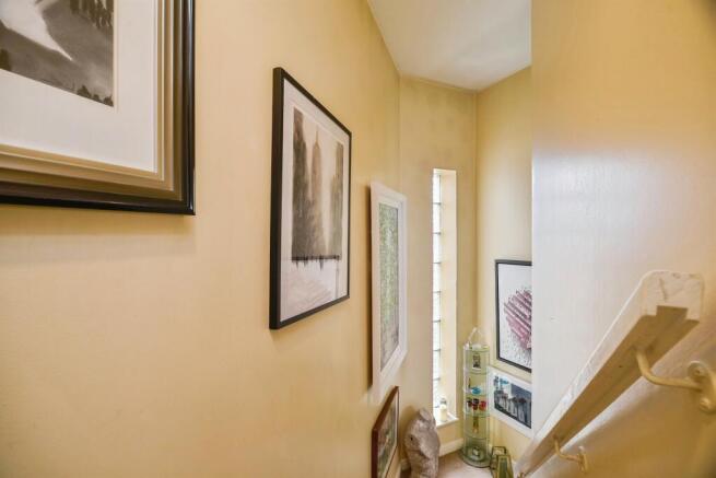 3 bed Maisonette for sale Image 11