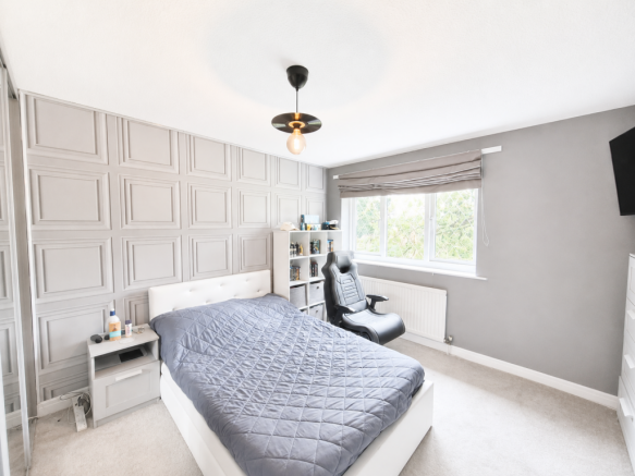 4 bed Detached for sale Image 9