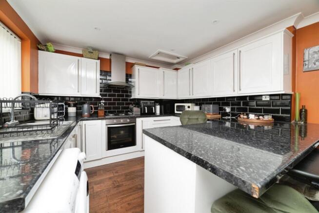 3 bed End of Terrace for sale Image 7