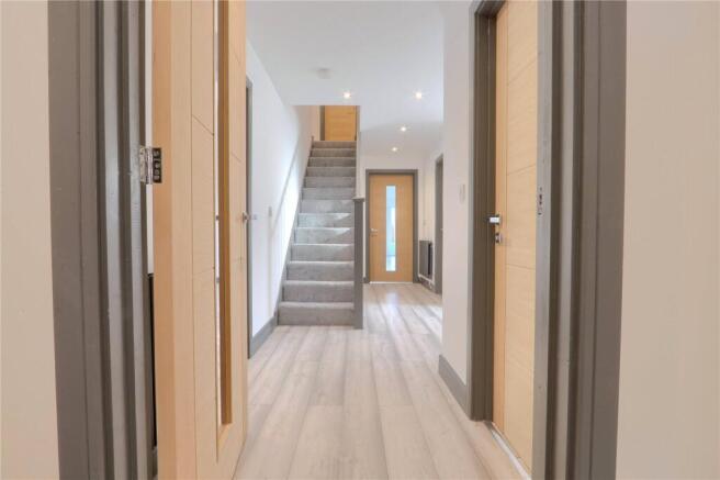 4 bed Bungalow for sale Image 12