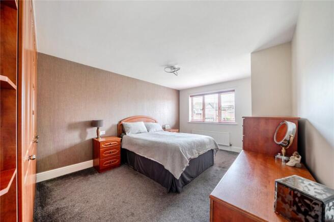5 bed Detached for sale Image 9