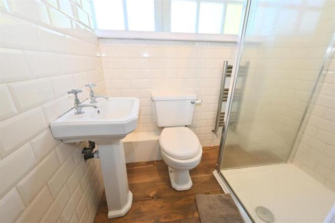 5 bed Semi-Detached for sale Image 11