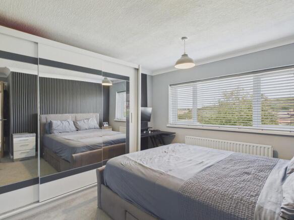 4 bed Semi-Detached for sale Image 10