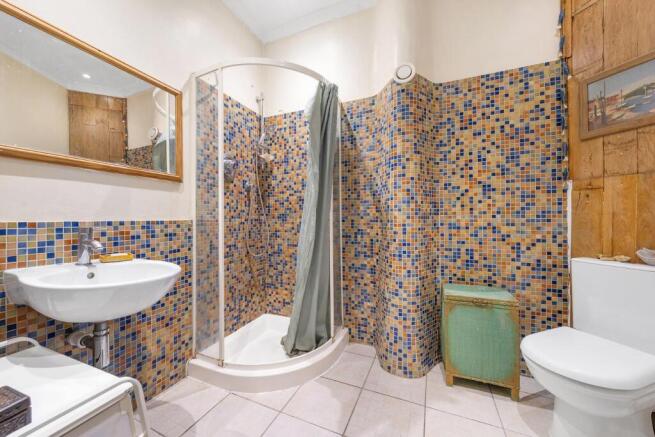 Bathroom.JPG