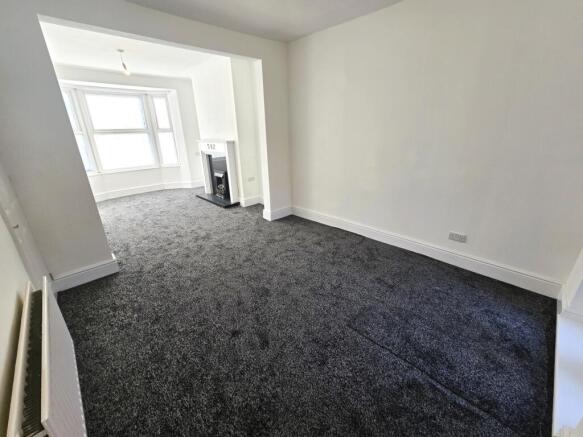 3 bed Terraced to rent Image 4