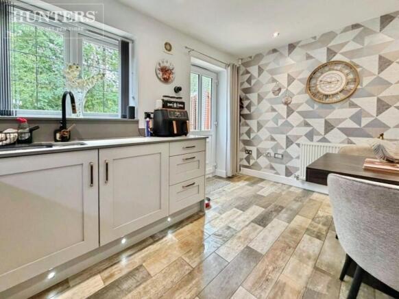 2 bed Semi-Detached for sale Image 6