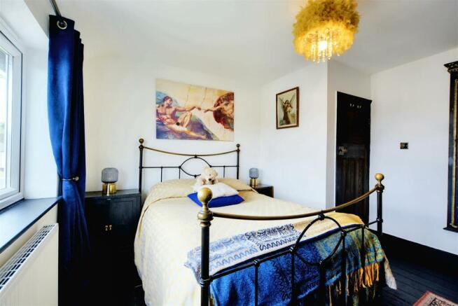 Bedroom 1_2.jpeg