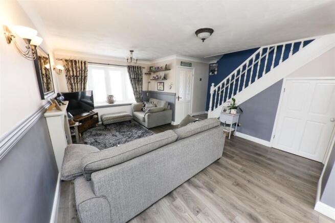 OPEN PLAN LIVING SPACE