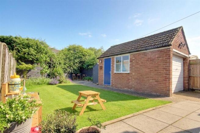3 bed Semi-Detached for sale Image 10