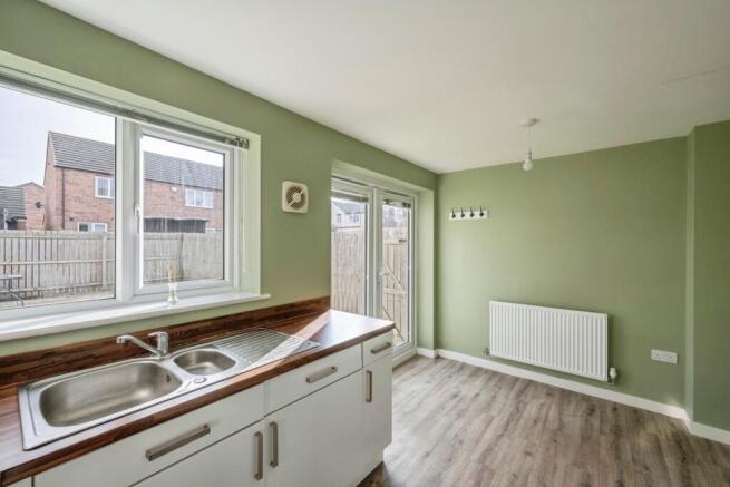 2 bed Semi-Detached for sale Image 8