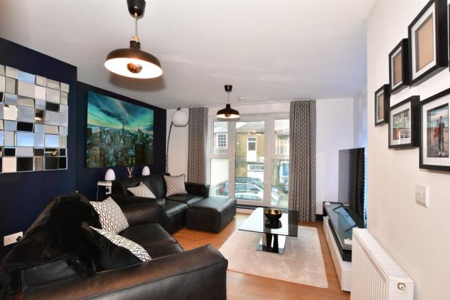 Kitchen/ Living Area