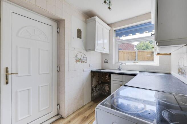 3 bed Semi-Detached for sale Image 6