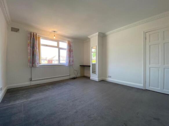 3 bed Semi-Detached to rent Image 9