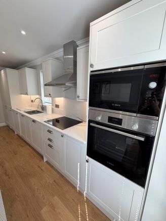 2 bed Apartment to rent Image 4