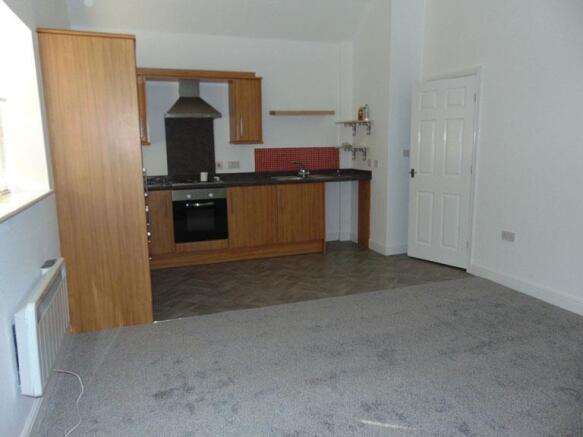 LOUNGE & KITCHEN