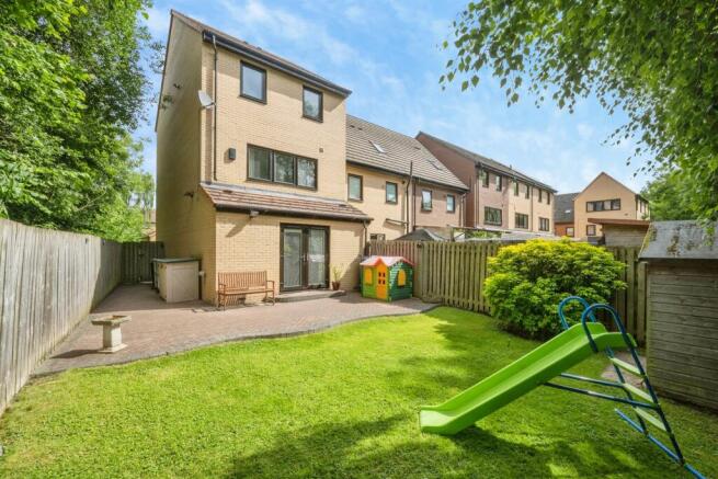 4 bed Town House for sale Image 4