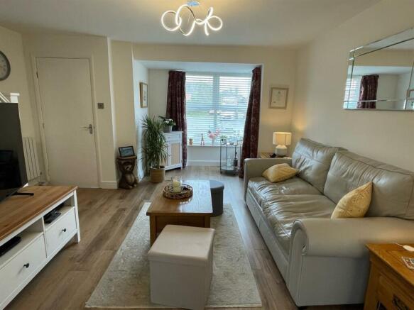 Lounge4.jpg