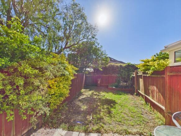 2 bed Terraced for sale Image 8