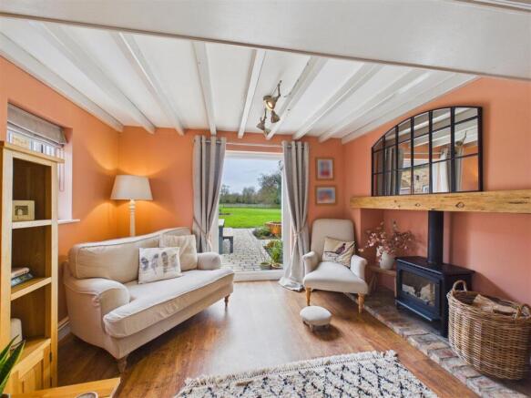 4 bed Detached for sale Image 11