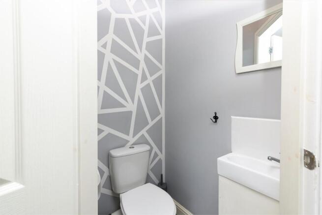 4 bed Semi-Detached for sale Image 6