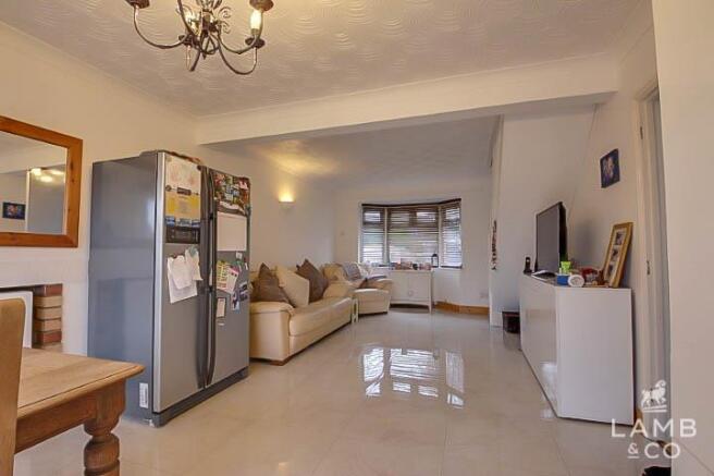 POTENTIAL  LIVING/DINER: