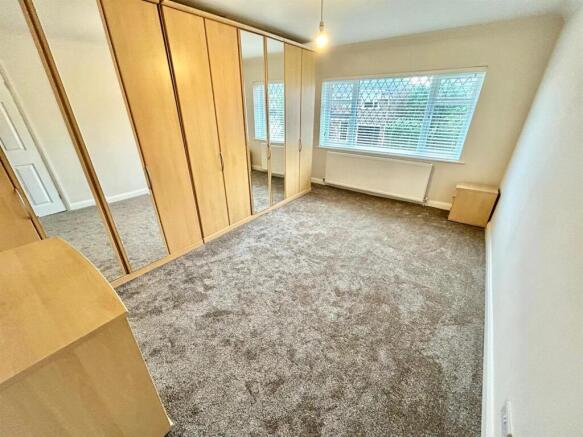 3 bed Detached to rent Image 8