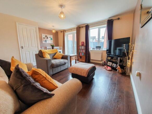 Lounge & dining room