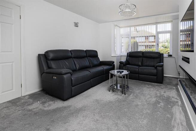 3 bed Semi-Detached for sale Image 8
