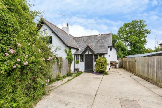 Peeks Brook Lane, Horley, Surrey, RH6 photo 4
