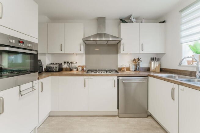 3 bed Semi-Detached for sale Image 4