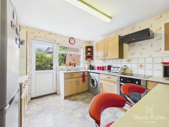 4 bed Detached for sale Image 5