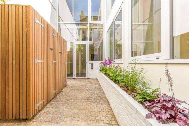 Entrance/Courtyard
