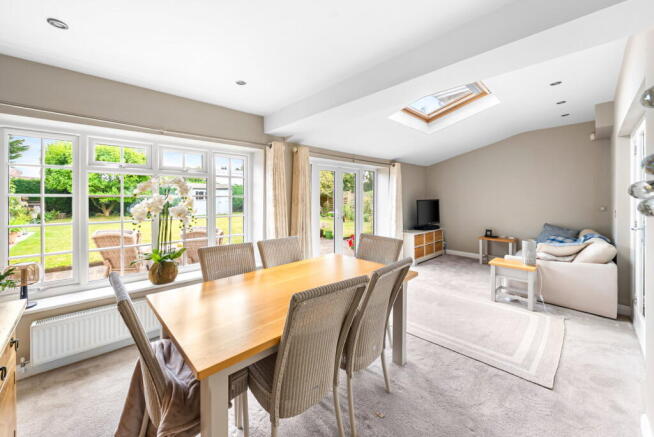 4 bed Detached for sale Image 8