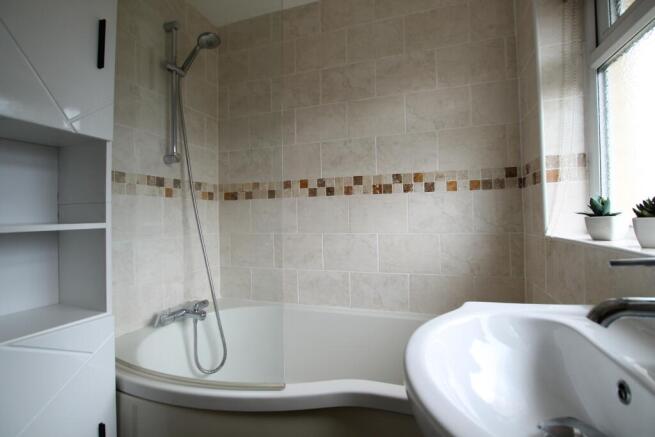 2 bed Semi-Detached to rent Image 4