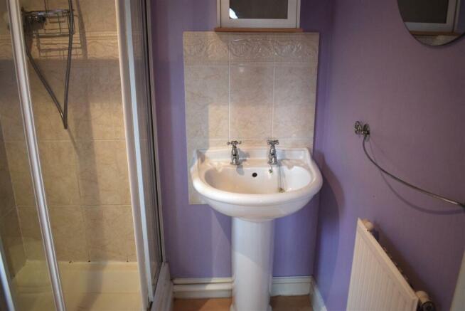 en suite 2.JPG
