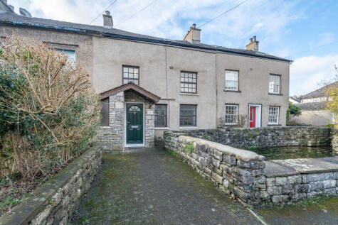 8 Anchorite Fields, Kendal, Cumbria LA9 5NG
