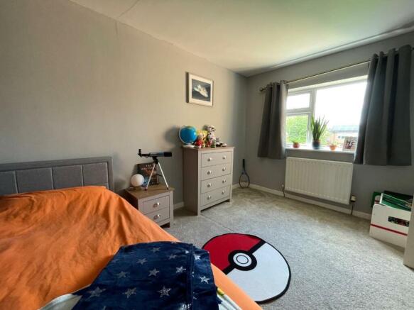 BEDROOM 2