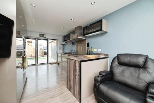 3 bed Detached for sale Image 6